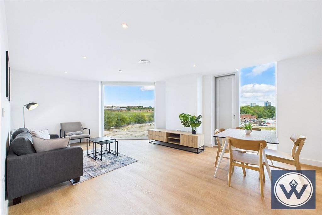 Property photo 1 of 20 (Main)