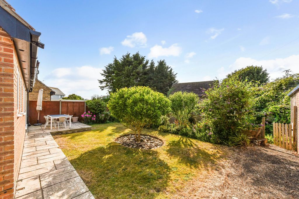 Property photo 2 of 27