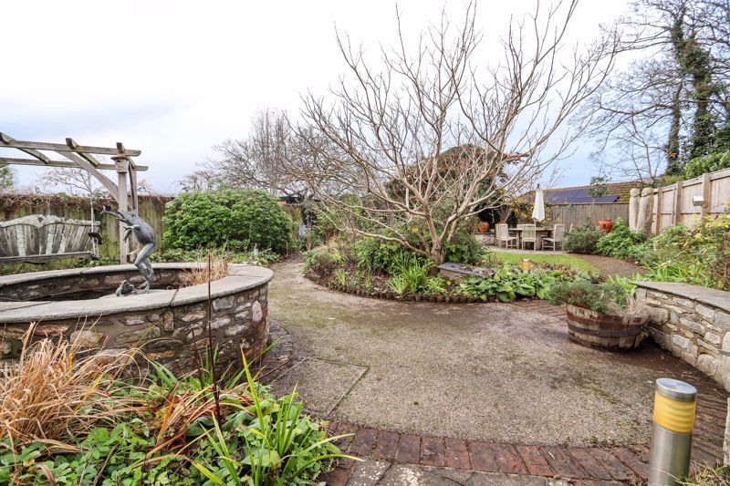 Property photo 3 of 31 Garden