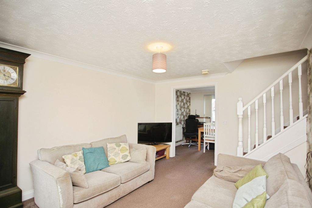 Property photo 2 of 20