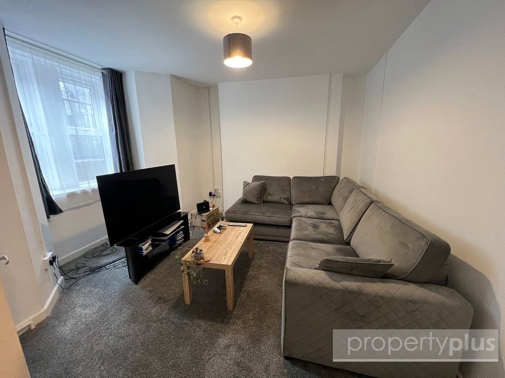 Property photo 2 of 12 Picture No. 14