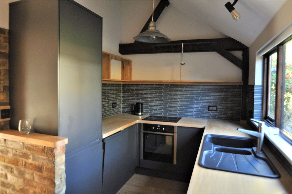 Property photo 2 of 9 Picture No. 04