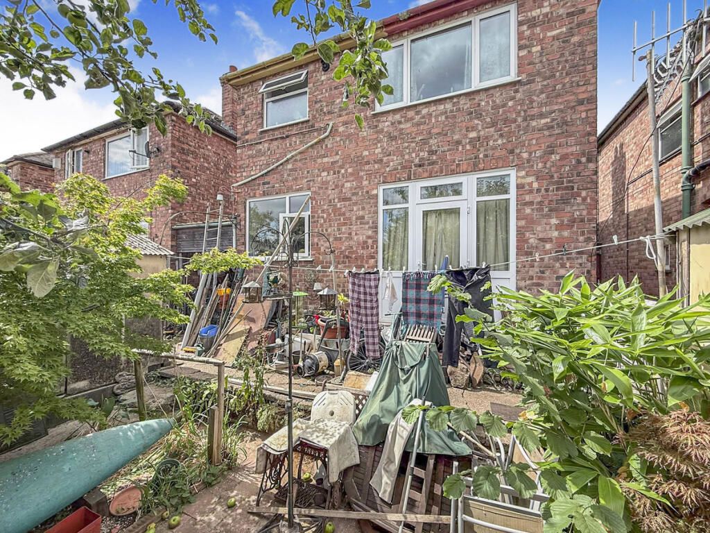 Property photo 2 of 20