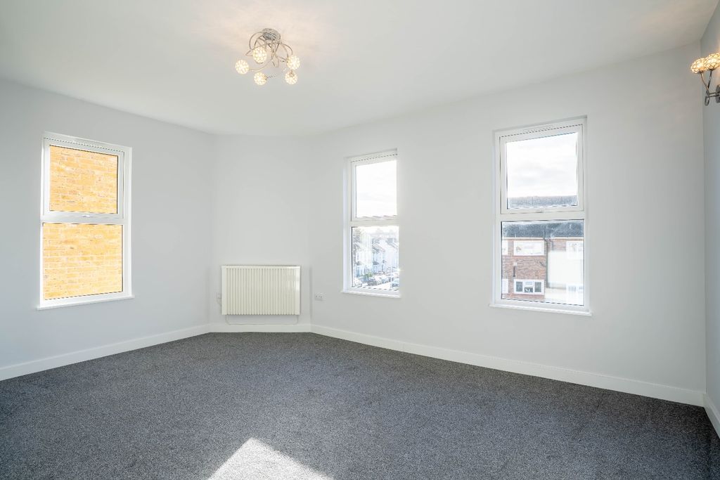 Property photo 2 of 13 4774925