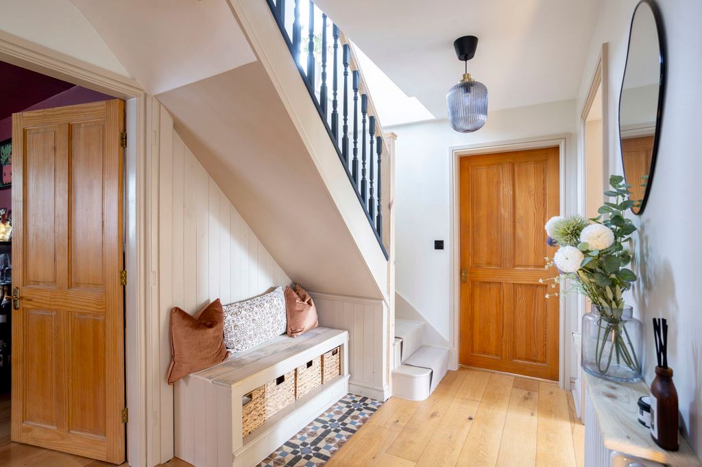 Property photo 3 of 24