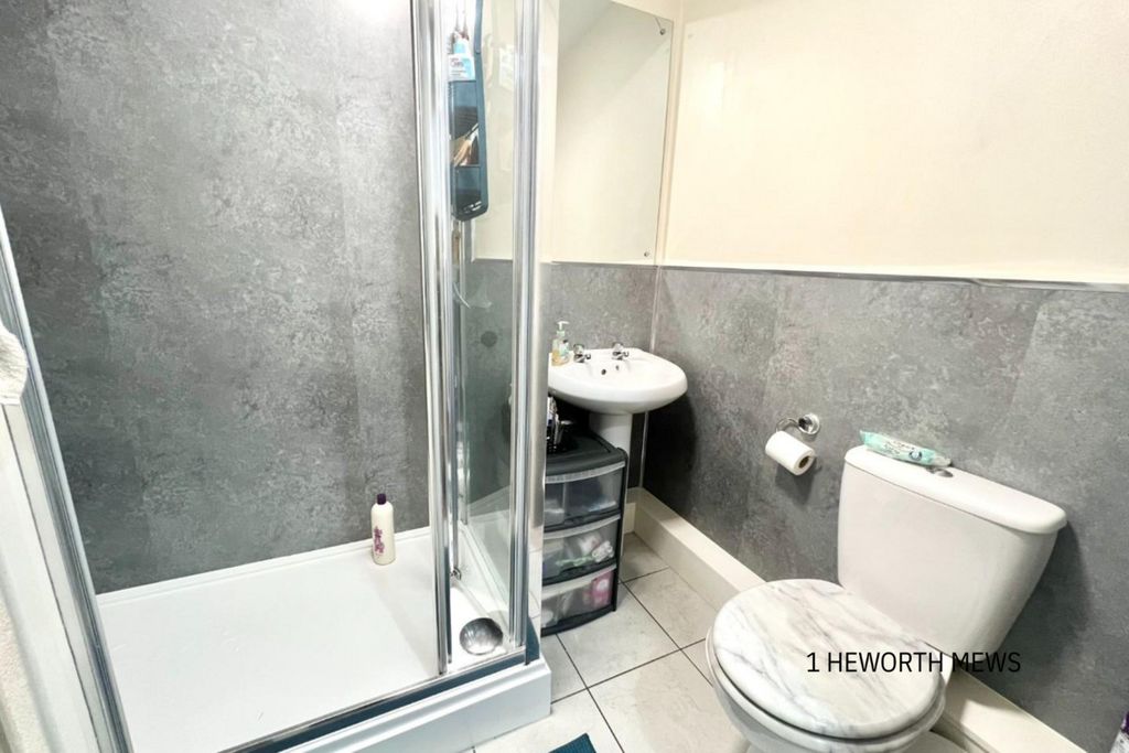 Property photo 3 of 32
