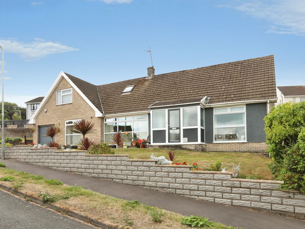 Property photo 2 of 40