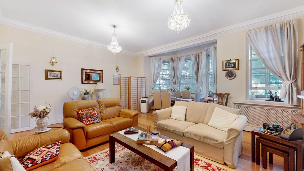 Property photo 1 of 23