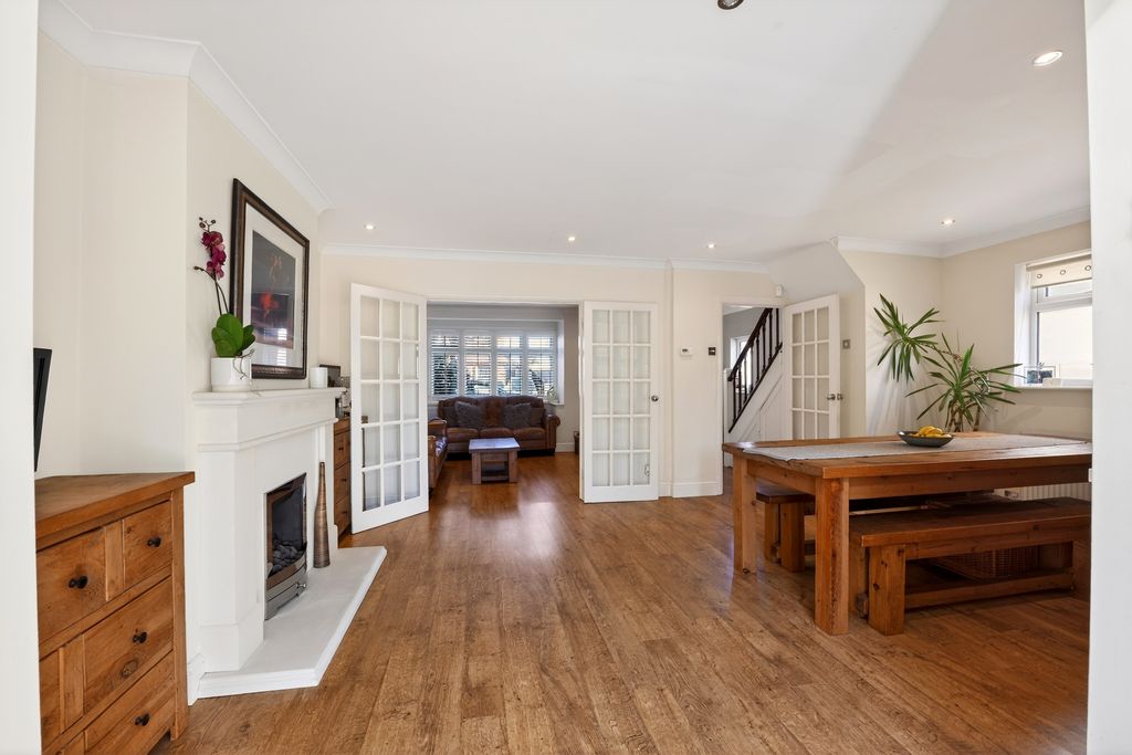 Property photo 3 of 23