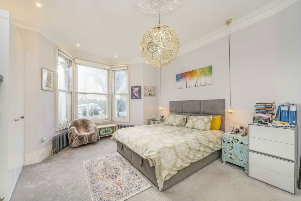 Property photo 3 of 11