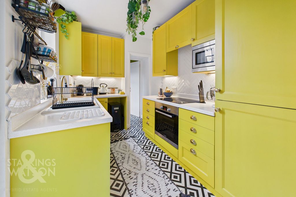 Property photo 3 of 16