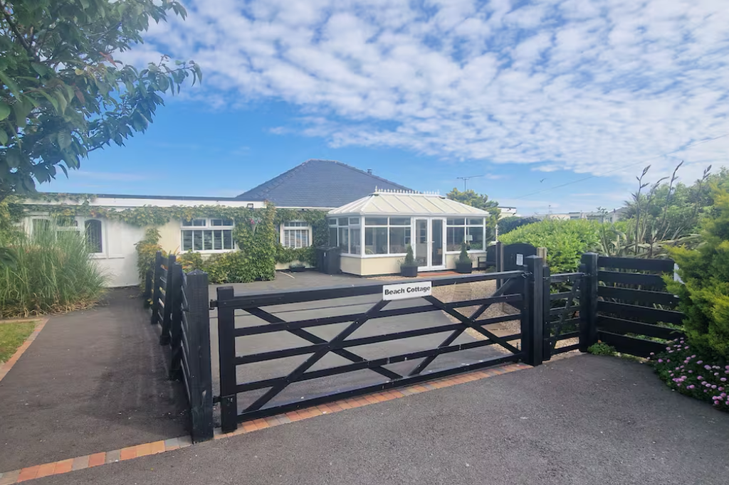 Property photo 1 of 14 Front View