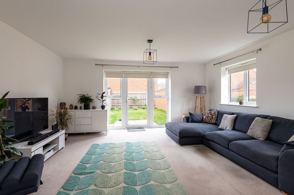 Property photo 2 of 10