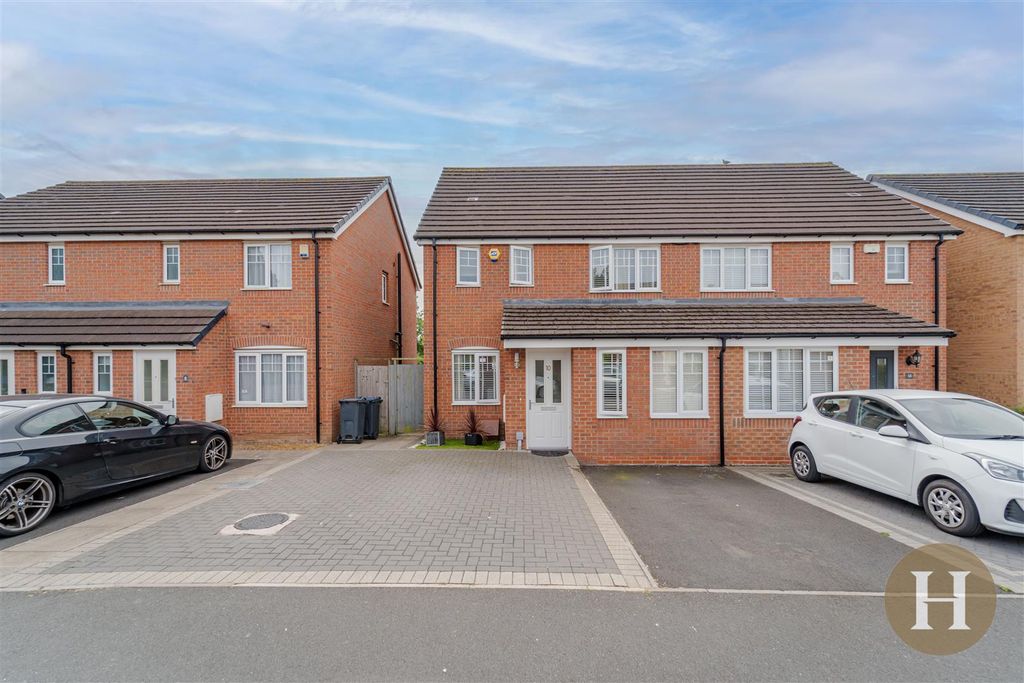 Property photo 1 of 29 Hadleigh Estate Agents-33.Jpg
