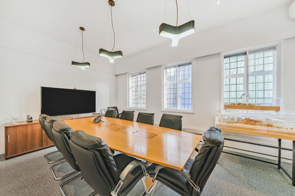 Property photo 3 of 8 1219979 4.Jpg