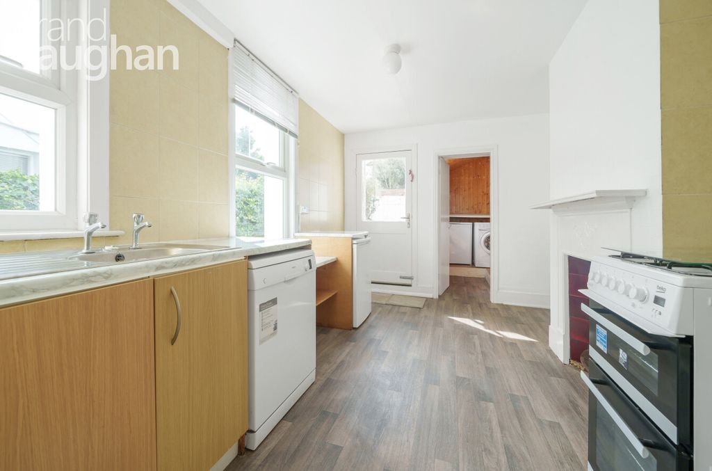 Property photo 2 of 13 Kitchen