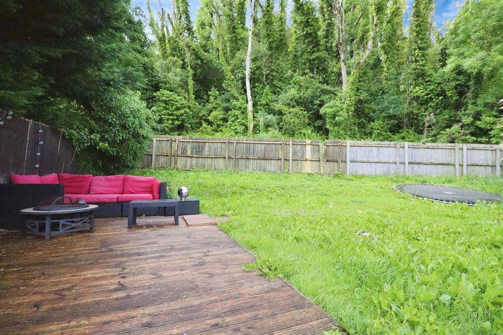 Property photo 2 of 21