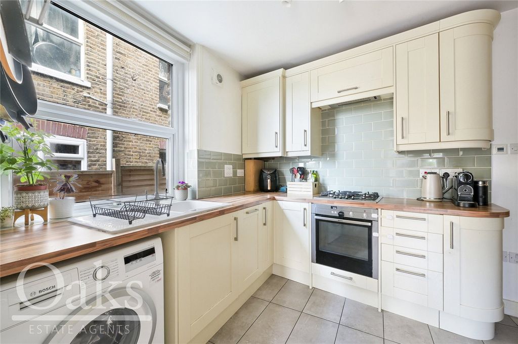 Property photo 3 of 8 Picture No. 06
