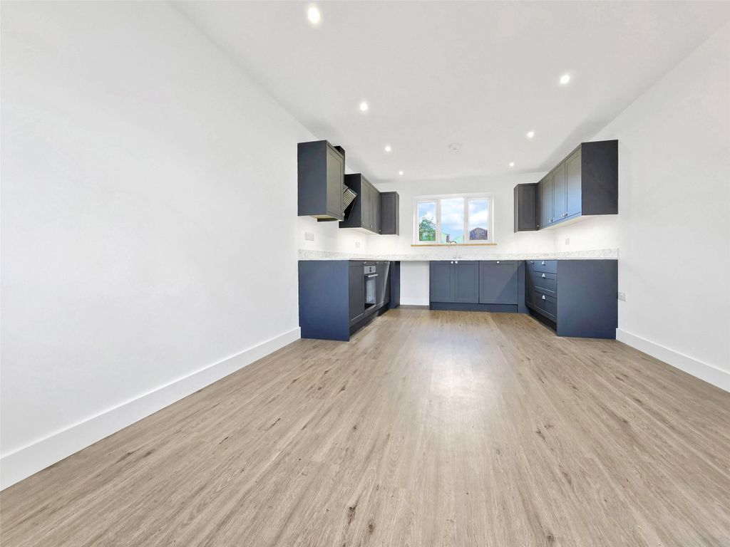 Property photo 2 of 15 Kitchen/Dining Room