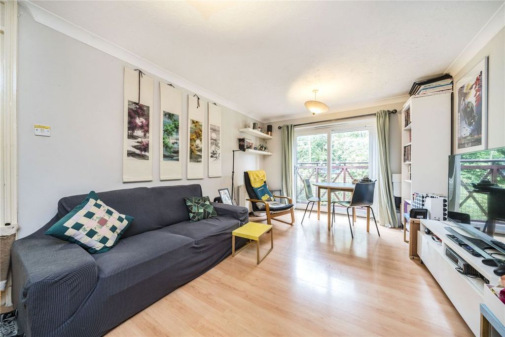 Property photo 2 of 8