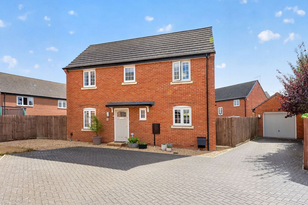 Property photo 1 of 34