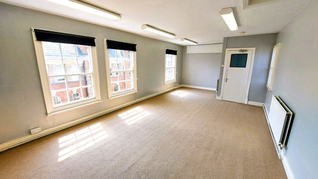 Property photo 2 of 7 Photo 6