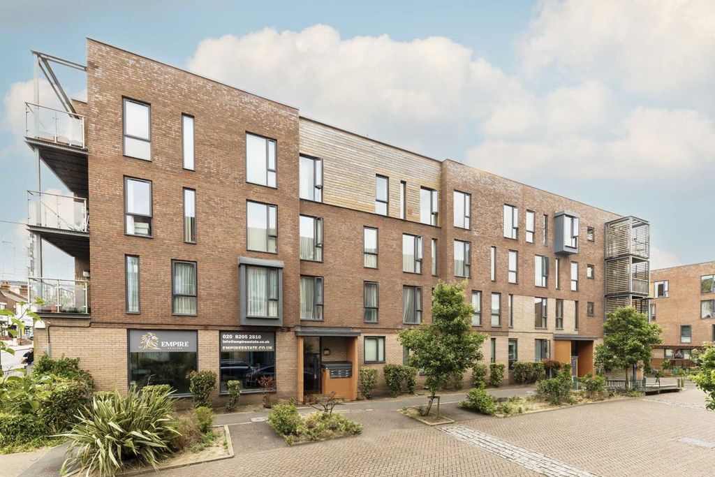 Property photo 1 of 8