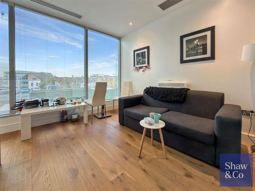 Property photo 3 of 7 Living.Jpeg