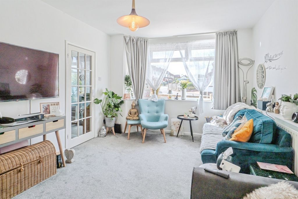 Property photo 2 of 17