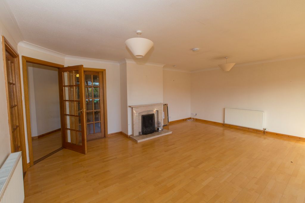 Property photo 3 of 24