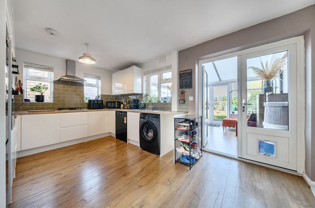 Property photo 3 of 22 1524721-17-6Ab0F5...