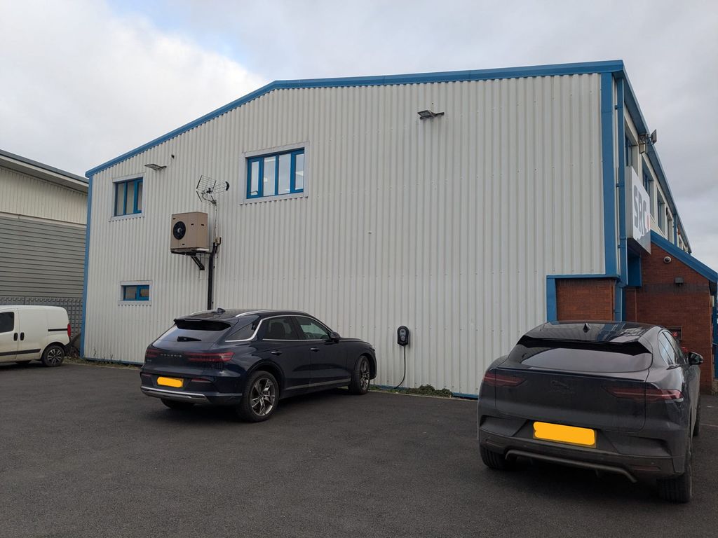 Property photo 3 of 11