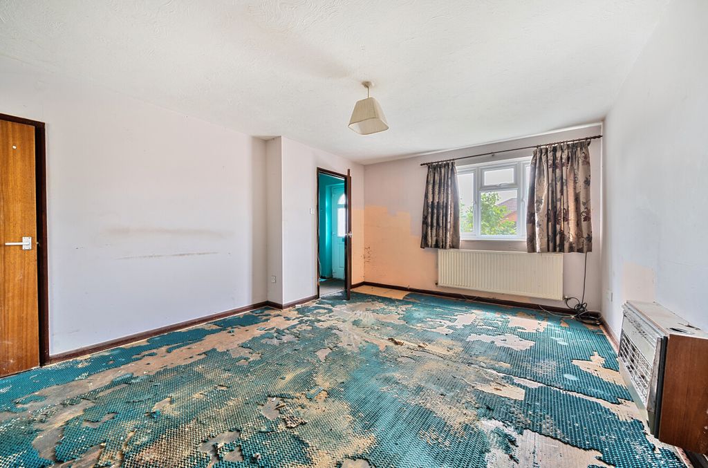 Property photo 3 of 20 1305155-13-684Ac0...