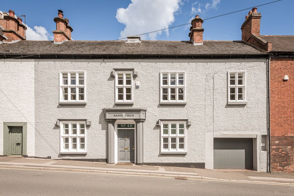 Property photo 1 of 47