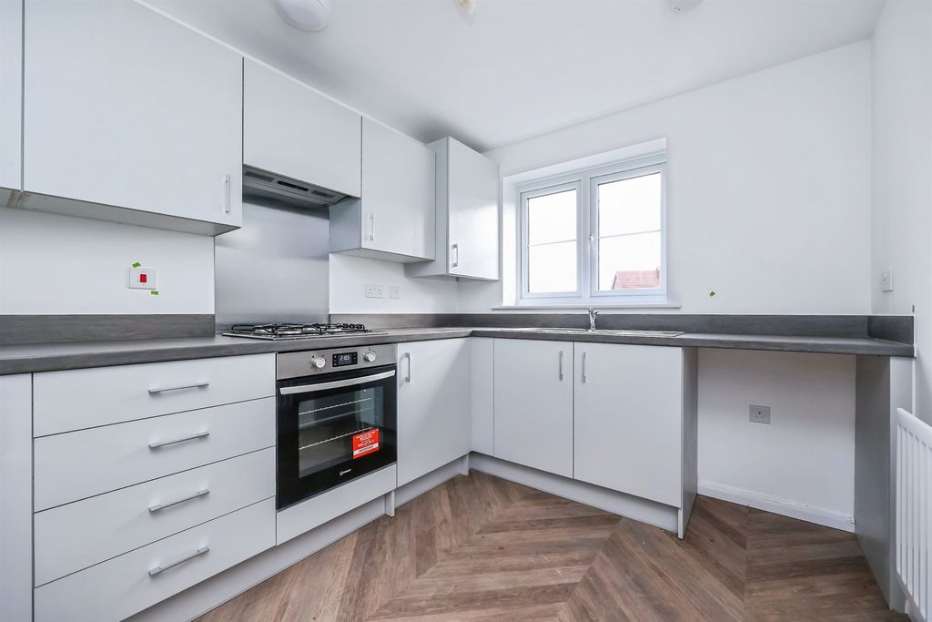 Property photo 3 of 27