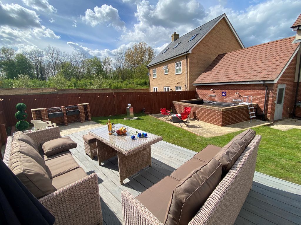 Property photo 2 of 19