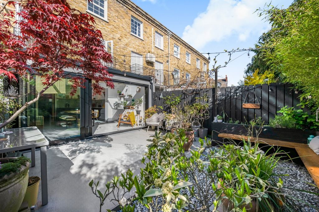 Property photo 3 of 26