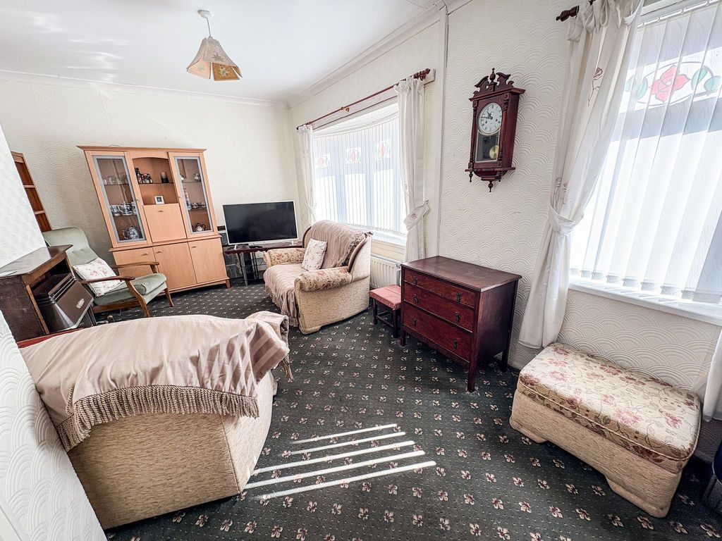 Property photo 2 of 8 Photo 2