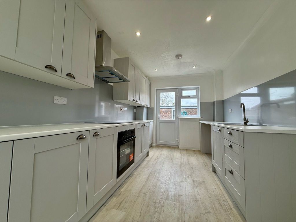 Property photo 2 of 17 Kitchen