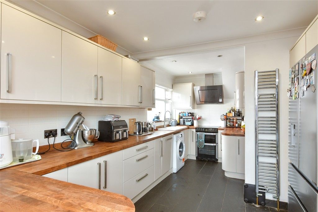 Property photo 2 of 23 Kitchen