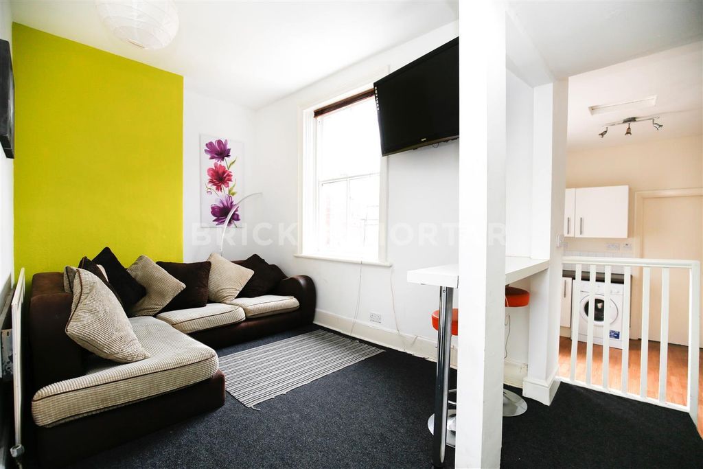 Property photo 1 of 9 E1Jiznu2Euujgmr8Xk4Mtg.Jpg