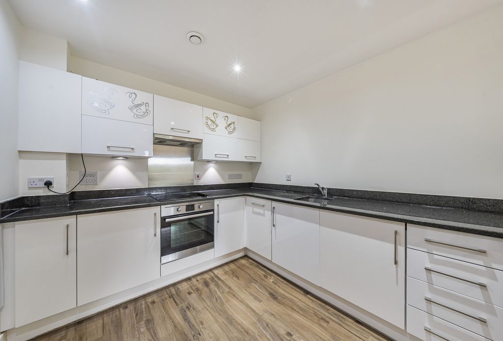 Property photo 2 of 14 1335147-1-6891Eb8...