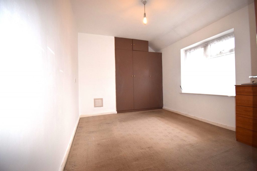 Property photo 3 of 8 Gallery