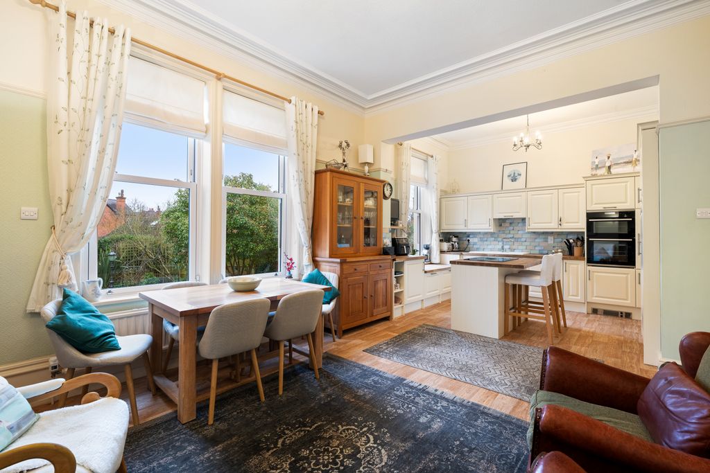 Property photo 3 of 41