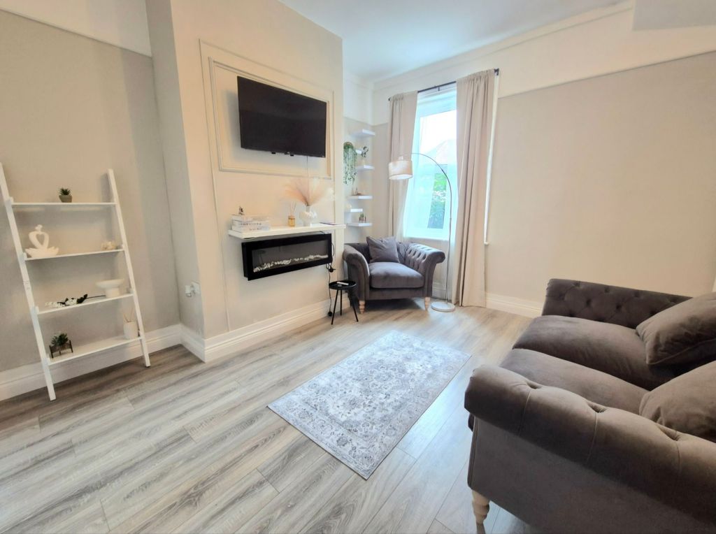 Property photo 2 of 16 Dining/Sitting Room