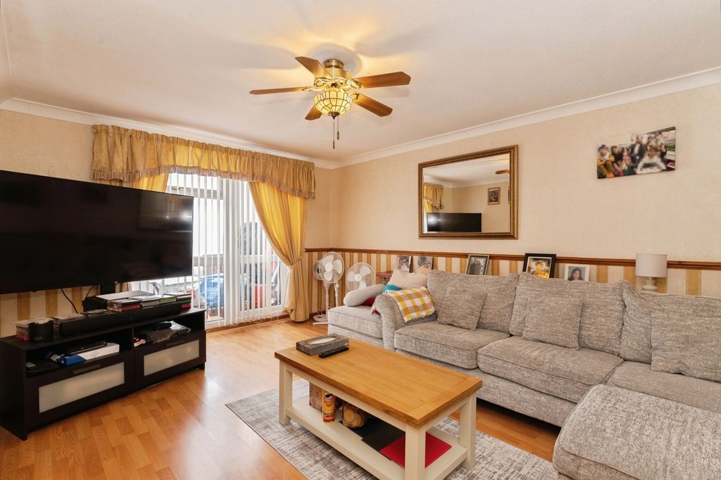 Property photo 3 of 19 Pbox-Img.Jpg