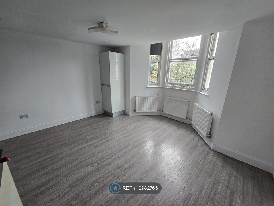 Property photo 2 of 7 Living Room