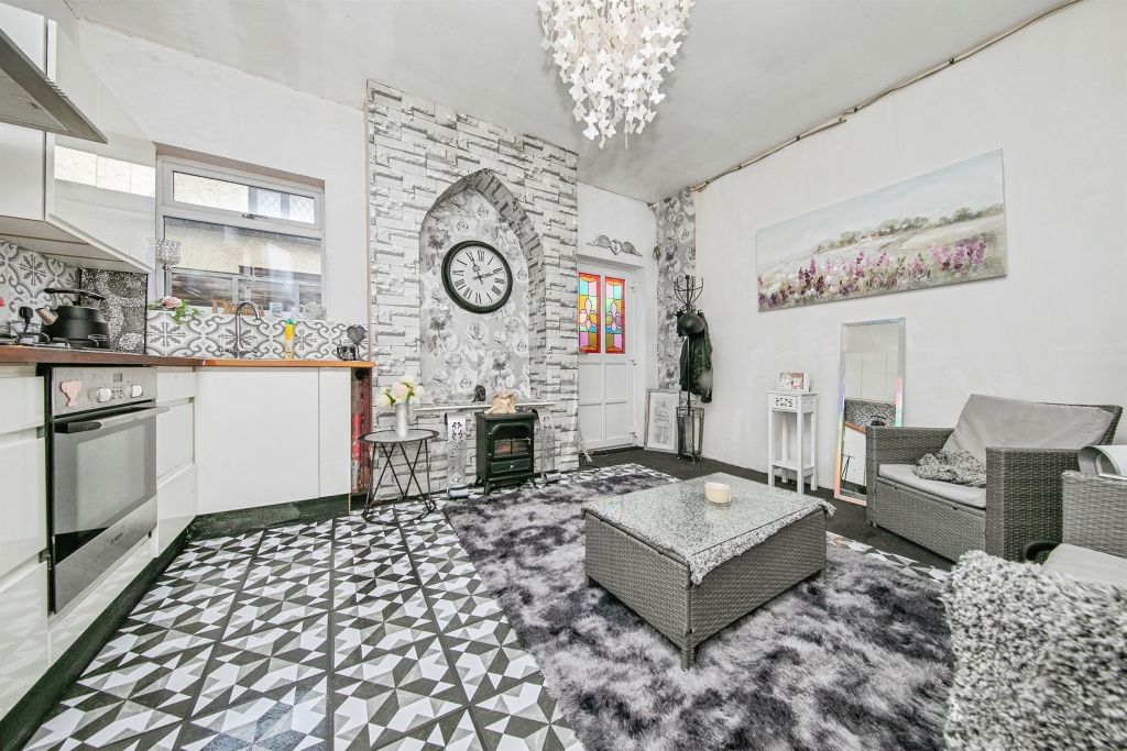 Property photo 3 of 19