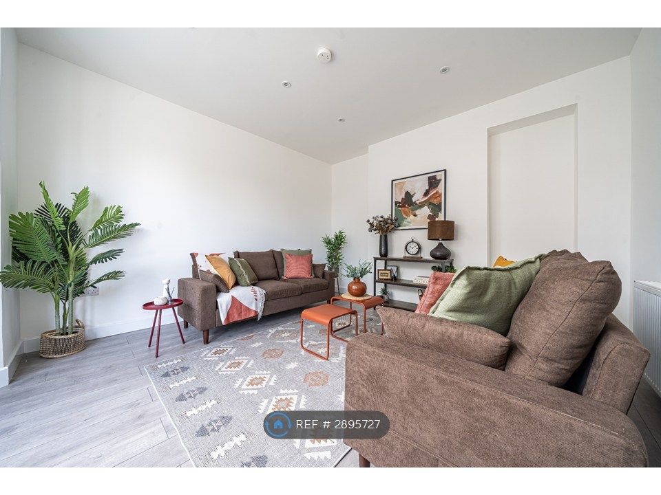 Property photo 3 of 16 Living Room