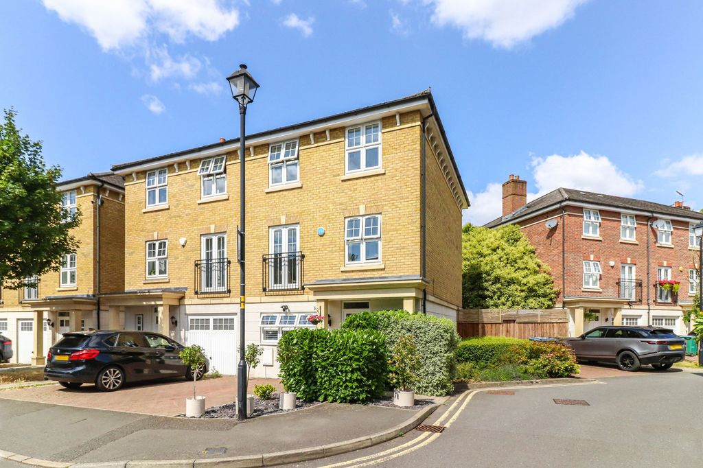 Property photo 1 of 30